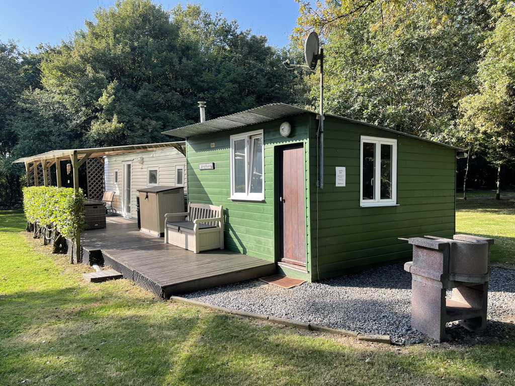 EE5C62D5-9A4A-45B5-8896-5FF441ADCB05_1_105_c